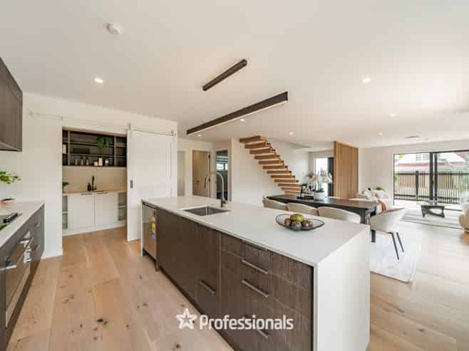 8 Maire Street, Woburn