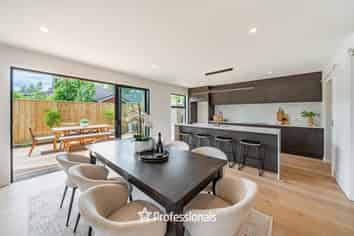 8 Maire Street, Woburn