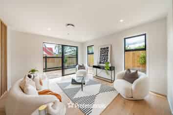 8 Maire Street, Woburn