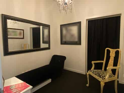 Stylish Standalone - Profile & Parking