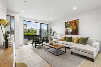 79 Bearing Parade, Long Bay