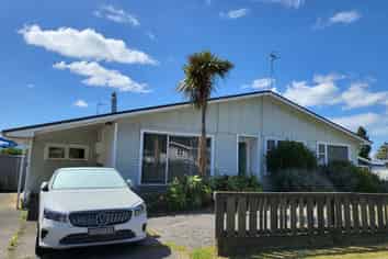 4 Ngahina Street, Paraparaumu