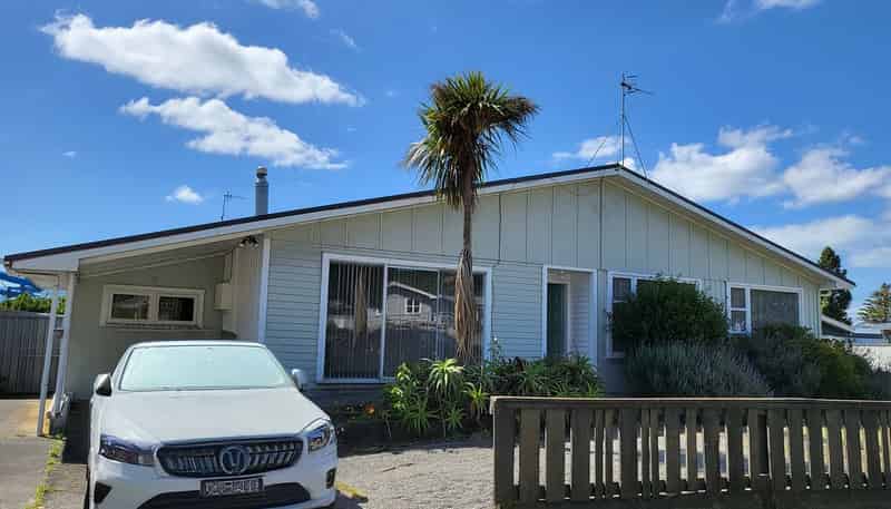 4 Ngahina Street, Paraparaumu