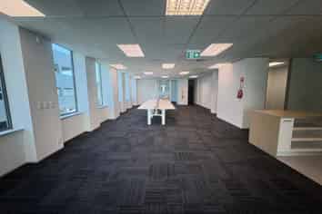 Modern 405sqm Office on Mount Eden’s Top Floor