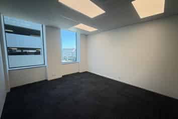 Modern 405sqm Office on Mount Eden’s Top Floor