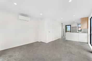 9/300 Great North Road, Henderson