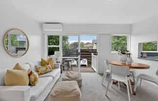 2/37 Wendover Road, Glendowie