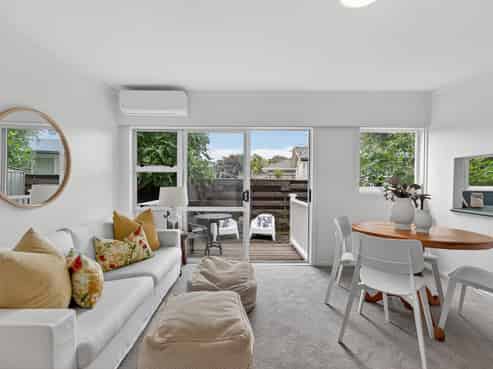 2/37 Wendover Road, Glendowie