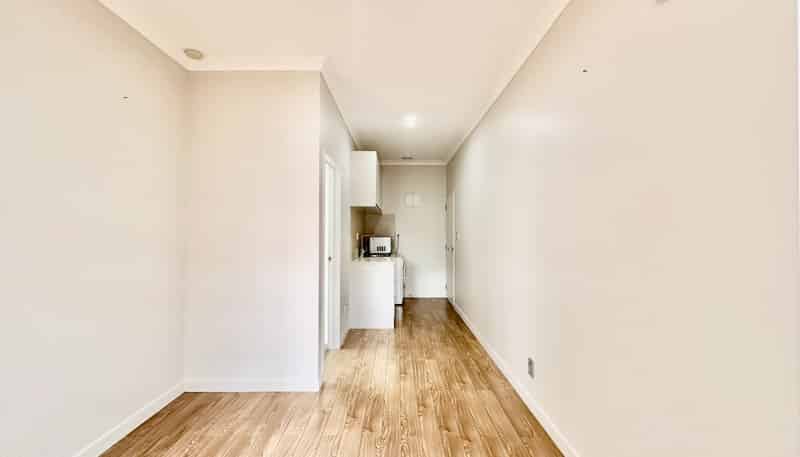 8 Castlederg Drive, Flat Bush