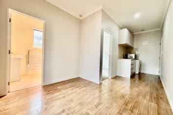 8 Castlederg Drive, Flat Bush