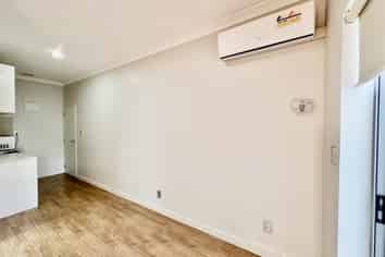 8 Castlederg Drive, Flat Bush