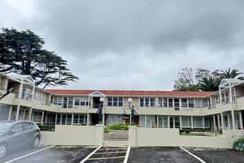 22O Aratonga Avenue, Greenlane