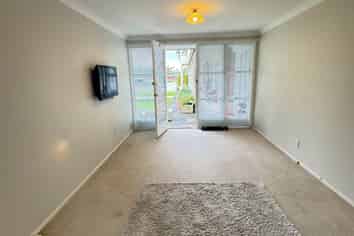 22O Aratonga Avenue, Greenlane