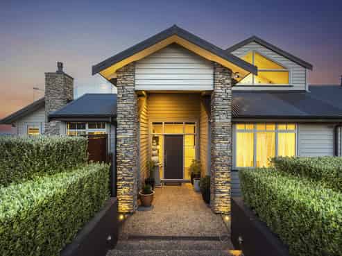 349 Highcliff Road, Highcliff