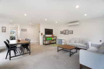 38 Erlestoke Crescent, Churton Park