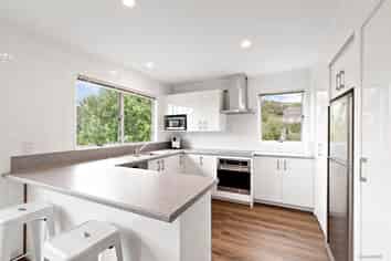 2/28 Scarlock Avenue, Browns Bay