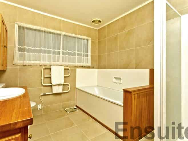 13 Target Road, Totara Vale