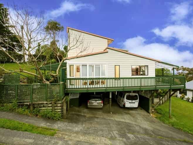 13 Target Road, Totara Vale