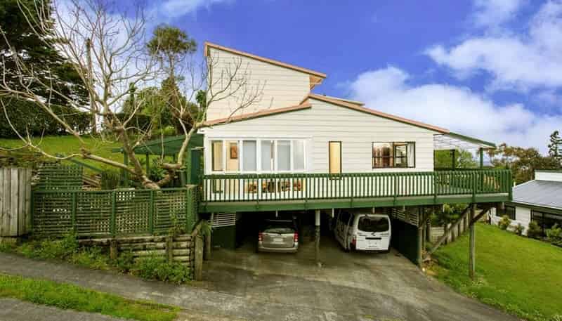 13 Target Road, Totara Vale