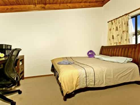 13 Target Road, Totara Vale