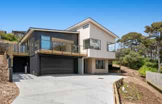 13 Ti Tree Lane, Stanmore Bay