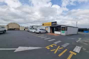 Tidy Road Front Mount Wellington Unit | 461m2