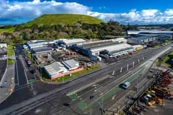 Tidy Road Front Mount Wellington Unit | 461m2