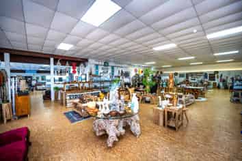Showroom and Storage on Morrin | 506m2 + 324m2