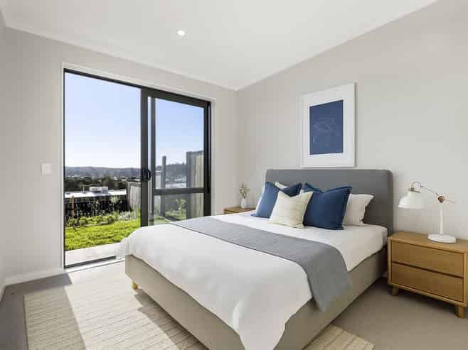 13 Te Ara Tu Para, Albany