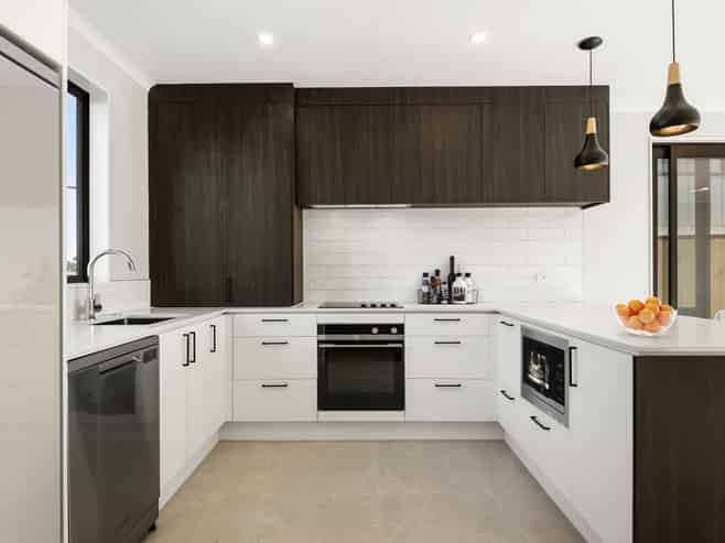 13 Te Ara Tu Para, Albany