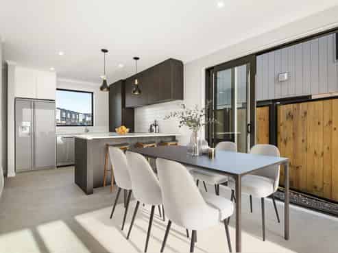 13 Te Ara Tu Para, Albany