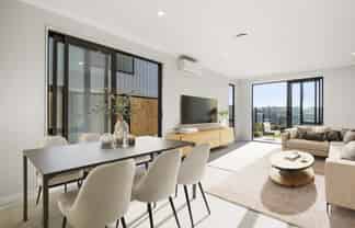 13 Te Ara Tu Para, Albany