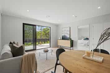 2/1 Parapara Place, Albany