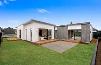 9 Twin Meadows Drive, Casebrook