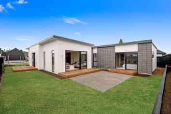 9 Twin Meadows Drive, Casebrook