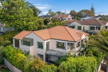 3/3 Galaxy Drive, Mairangi Bay