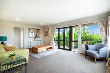 3/3 Galaxy Drive, Mairangi Bay