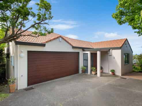 3/3 Galaxy Drive, Mairangi Bay