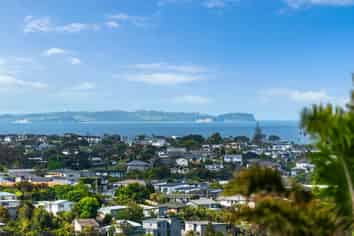 3/3 Galaxy Drive, Mairangi Bay