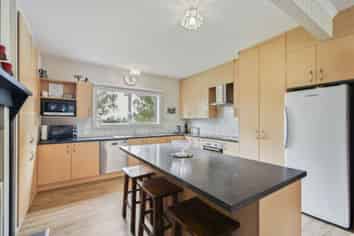 677 Woodstock Road, Oxford