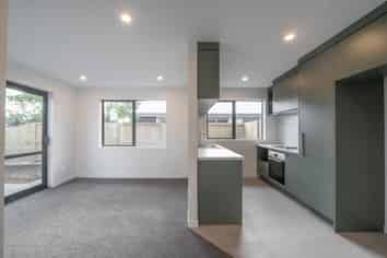 2 Holland Road, Fairfield