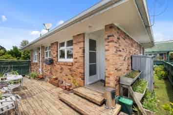 2/53 Kings Road, Panmure