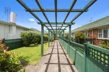 2/53 Kings Road, Panmure