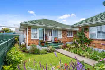 2/53 Kings Road, Panmure