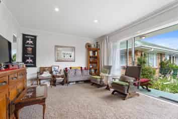 2/53 Kings Road, Panmure