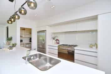 7 Araucana Way, Burwood