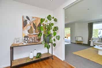 7 Araucana Way, Burwood