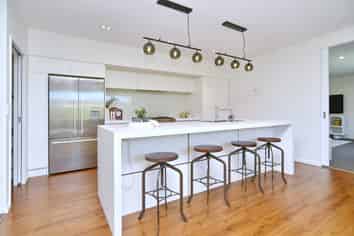 7 Araucana Way, Burwood