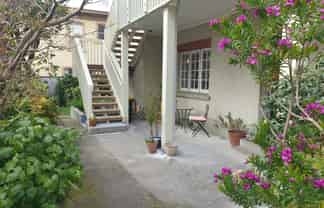 2/4 Inverlochy Place, Te Aro