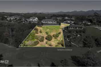 18 Golf View Close, Fairhall